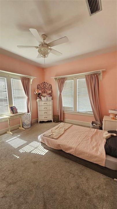 Active With Contract: $2,200 (3 beds, 2 baths, 1707 Square Feet)