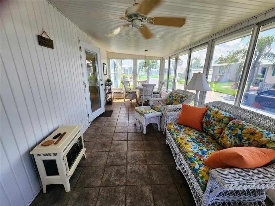 For Sale: $210,000 (2 beds, 2 baths, 1152 Square Feet)