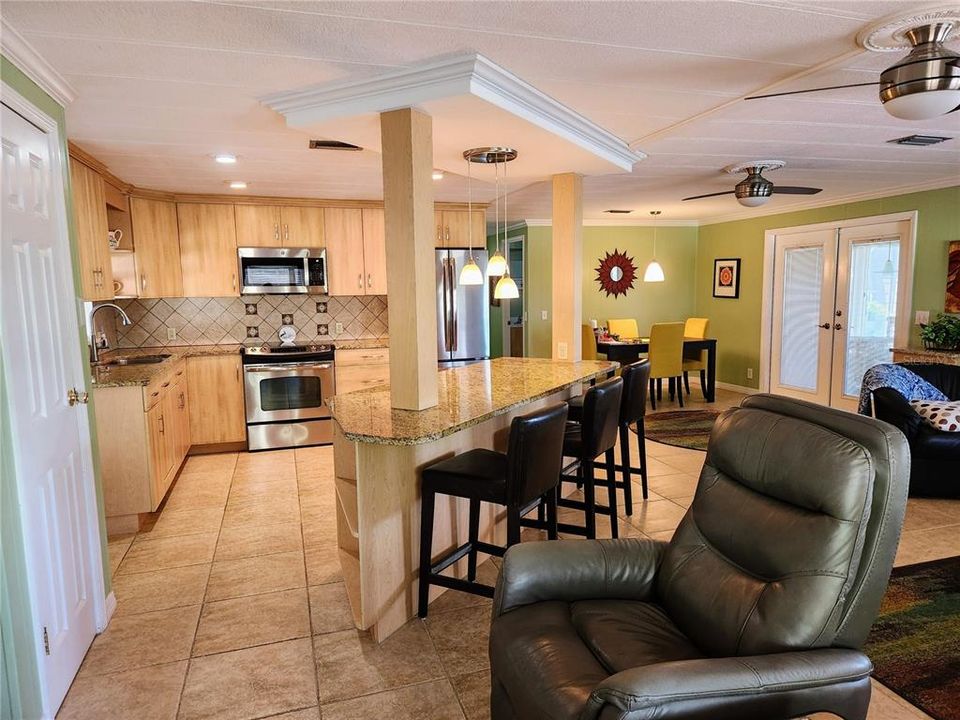 For Sale: $210,000 (2 beds, 2 baths, 1152 Square Feet)