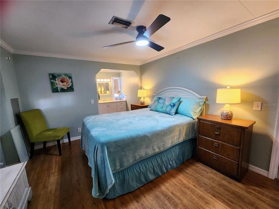 For Sale: $210,000 (2 beds, 2 baths, 1152 Square Feet)