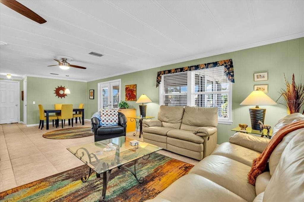 For Sale: $210,000 (2 beds, 2 baths, 1152 Square Feet)