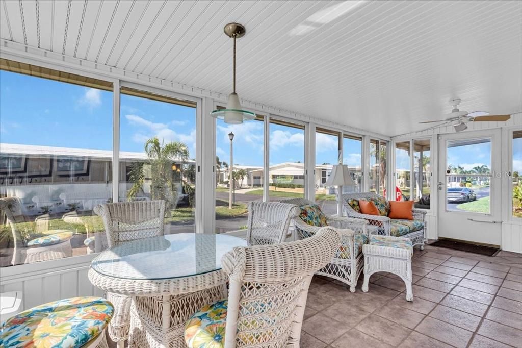 For Sale: $210,000 (2 beds, 2 baths, 1152 Square Feet)