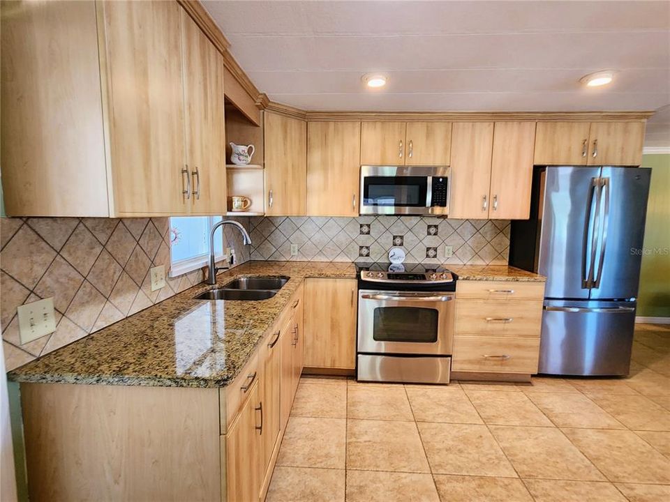 For Sale: $210,000 (2 beds, 2 baths, 1152 Square Feet)