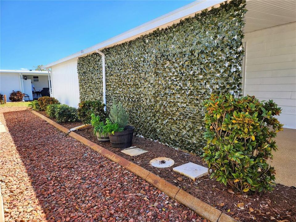 For Sale: $210,000 (2 beds, 2 baths, 1152 Square Feet)