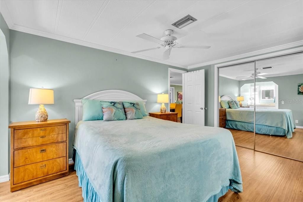 For Sale: $210,000 (2 beds, 2 baths, 1152 Square Feet)