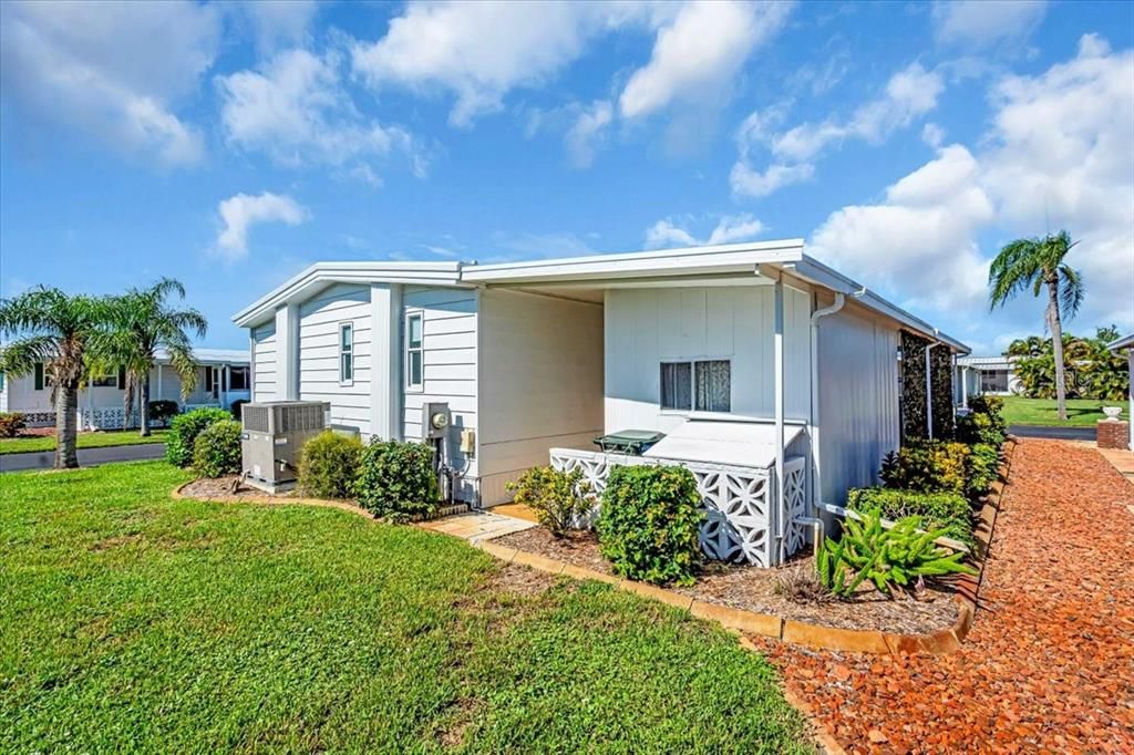 For Sale: $210,000 (2 beds, 2 baths, 1152 Square Feet)