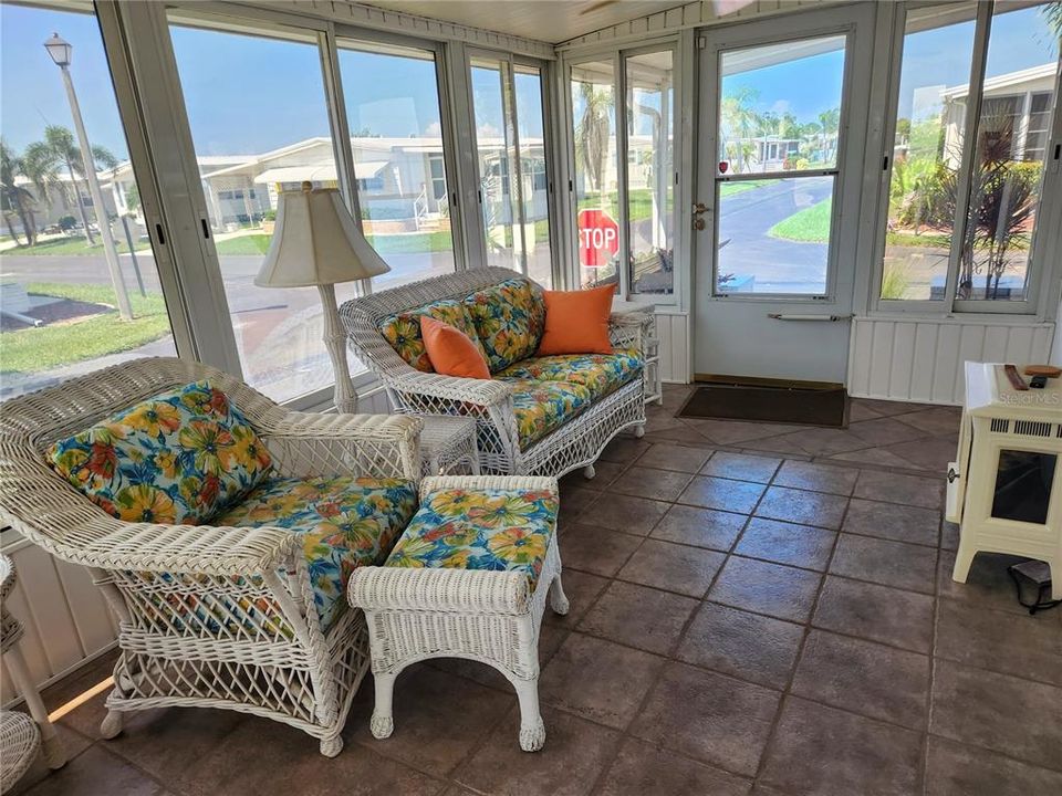For Sale: $210,000 (2 beds, 2 baths, 1152 Square Feet)