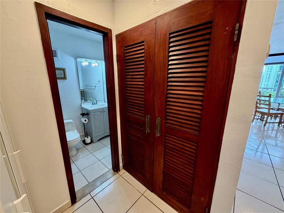 На продажу: $350,000 (0 спален, 1 ванн, 480 Квадратных фут)