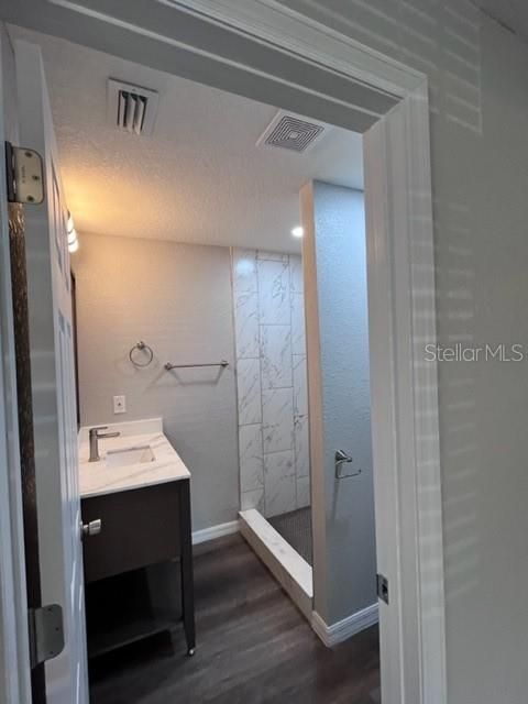 For Rent: $2,100 (3 beds, 2 baths, 1320 Square Feet)