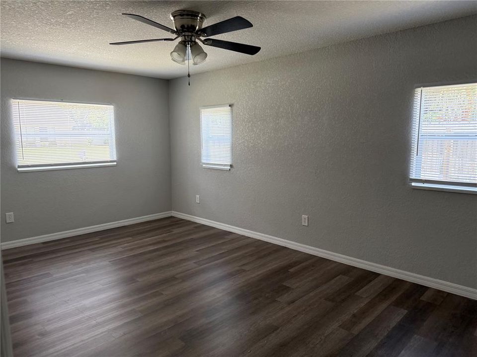 For Rent: $2,100 (3 beds, 2 baths, 1320 Square Feet)