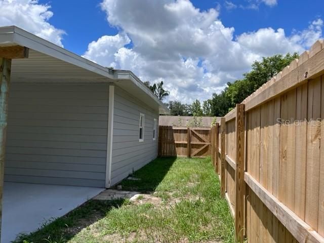 For Rent: $2,100 (3 beds, 2 baths, 1320 Square Feet)