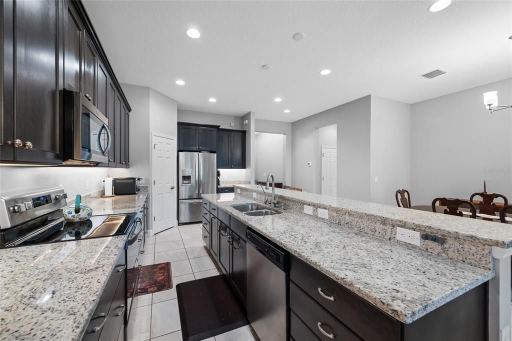 For Sale: $385,000 (2 beds, 2 baths, 1781 Square Feet)