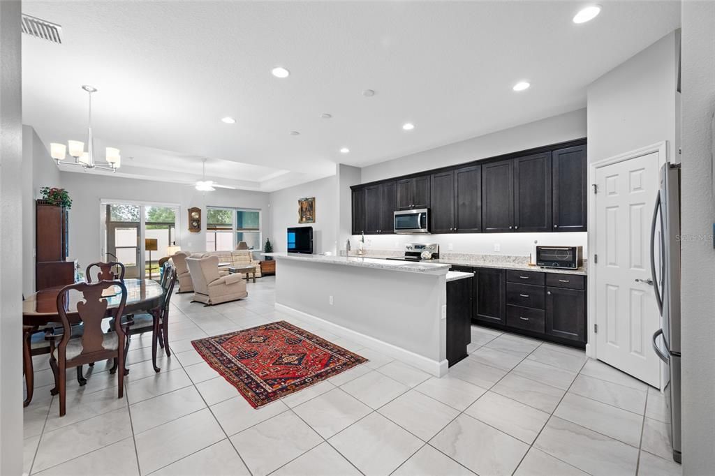 For Sale: $385,000 (2 beds, 2 baths, 1781 Square Feet)