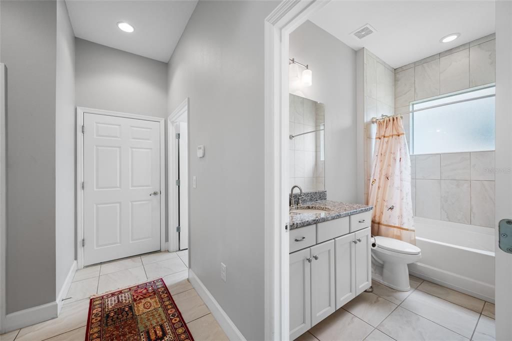 For Sale: $385,000 (2 beds, 2 baths, 1781 Square Feet)