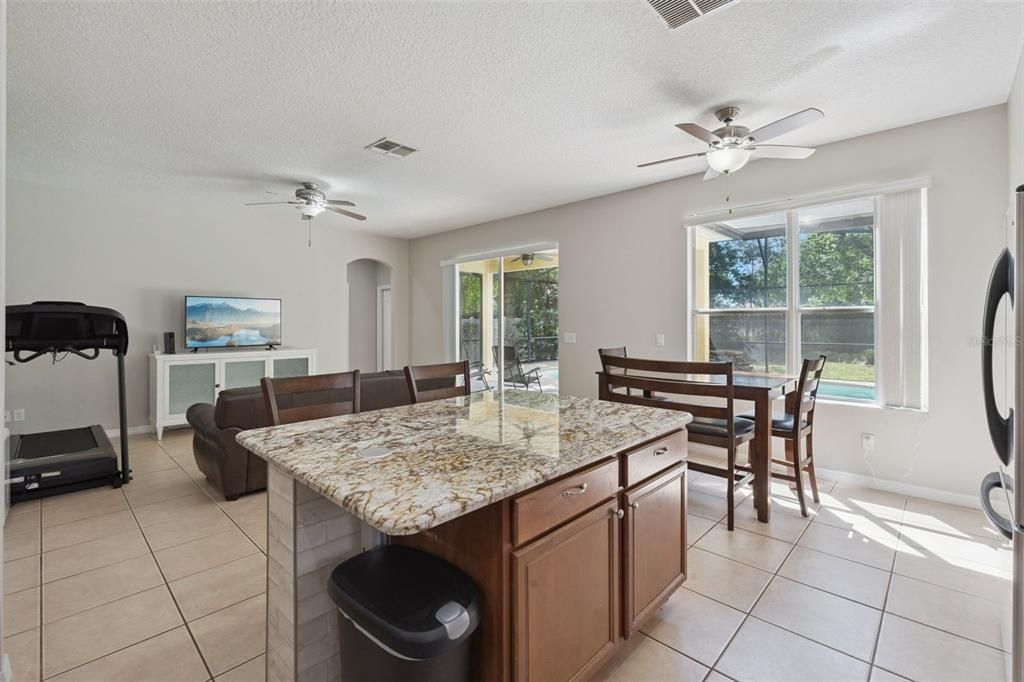 For Sale: $450,000 (4 beds, 3 baths, 2862 Square Feet)
