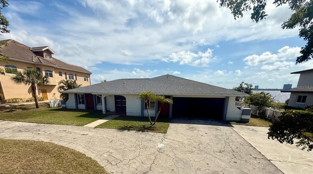 For Rent: $4,000 (4 beds, 3 baths, 2549 Square Feet)