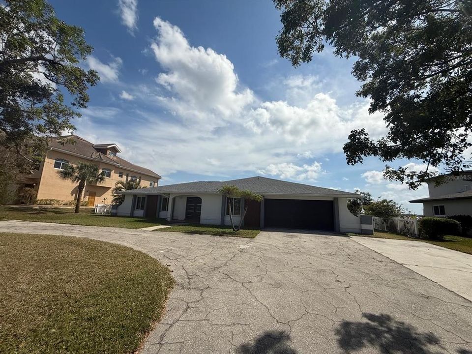 For Rent: $4,000 (4 beds, 3 baths, 2549 Square Feet)