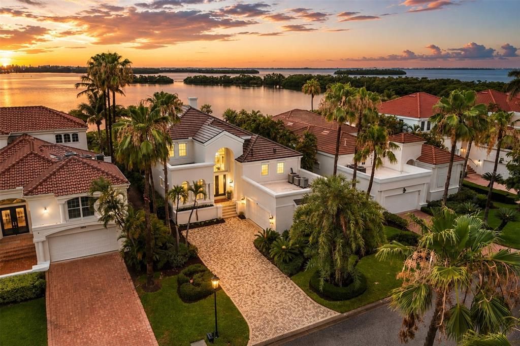 For Sale: $4,999,000 (5 beds, 3 baths, 3842 Square Feet)
