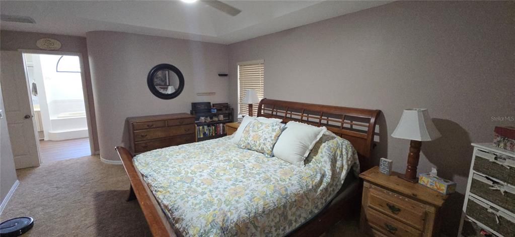For Sale: $344,900 (3 beds, 2 baths, 2033 Square Feet)