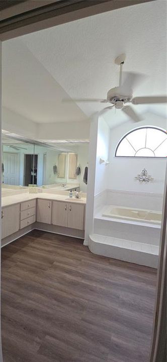 For Sale: $344,900 (3 beds, 2 baths, 2033 Square Feet)