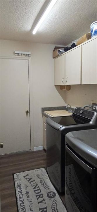 For Sale: $344,900 (3 beds, 2 baths, 2033 Square Feet)