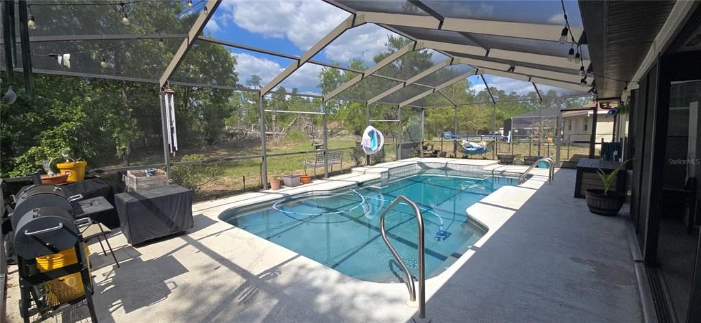 For Sale: $344,900 (3 beds, 2 baths, 2033 Square Feet)