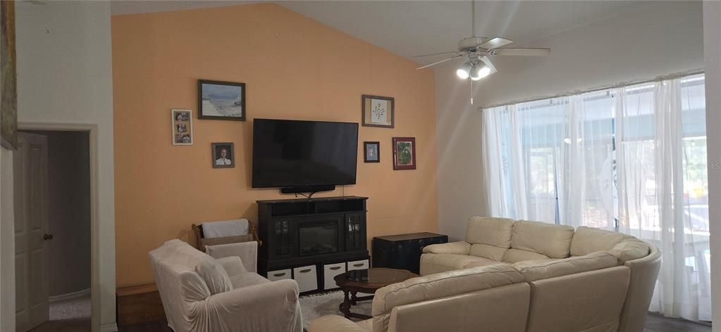 For Sale: $344,900 (3 beds, 2 baths, 2033 Square Feet)