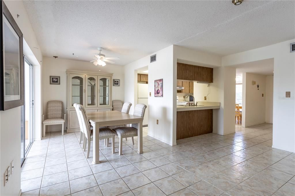 For Sale: $110,000 (2 beds, 1 baths, 1114 Square Feet)