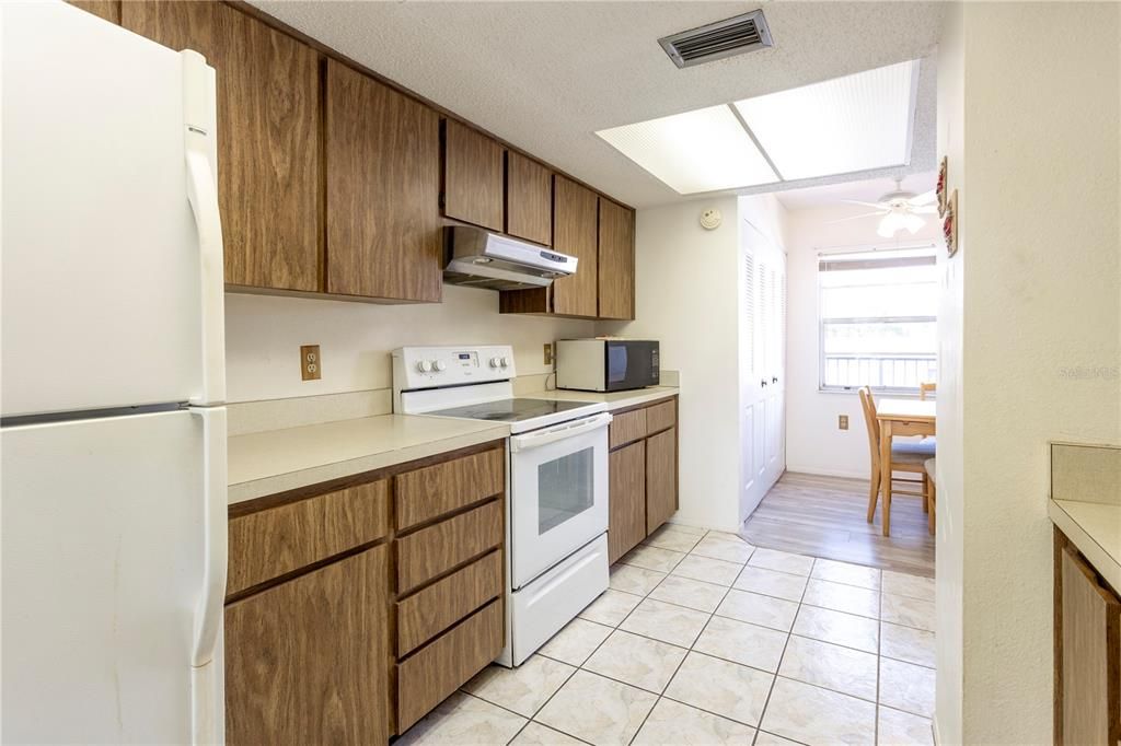 For Sale: $110,000 (2 beds, 1 baths, 1114 Square Feet)