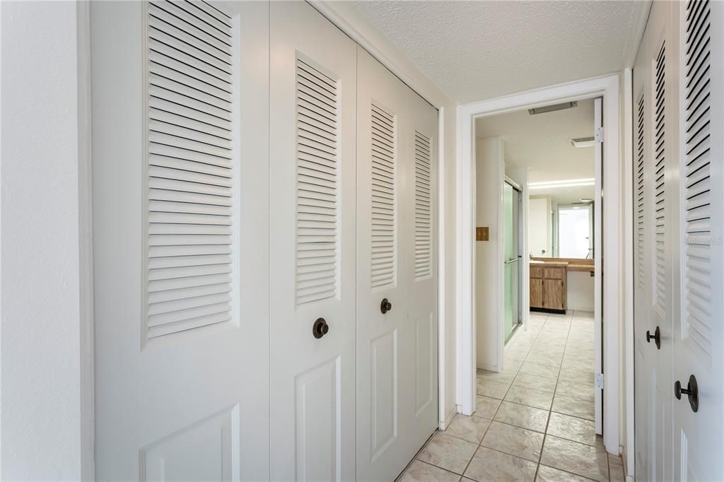 For Sale: $110,000 (2 beds, 1 baths, 1114 Square Feet)