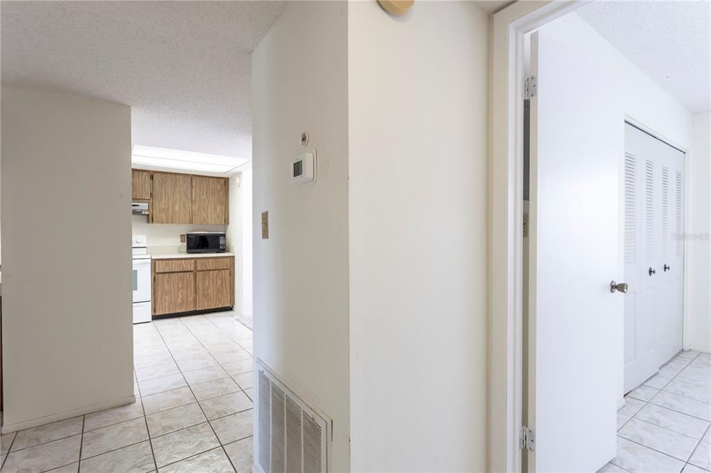 For Sale: $110,000 (2 beds, 1 baths, 1114 Square Feet)