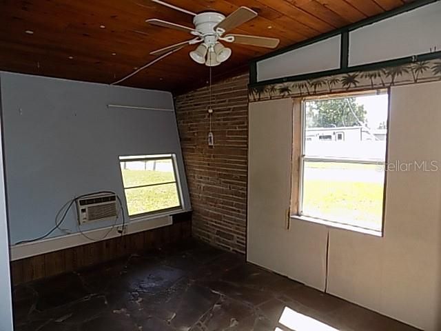 For Sale: $295,000 (3 beds, 2 baths, 1528 Square Feet)