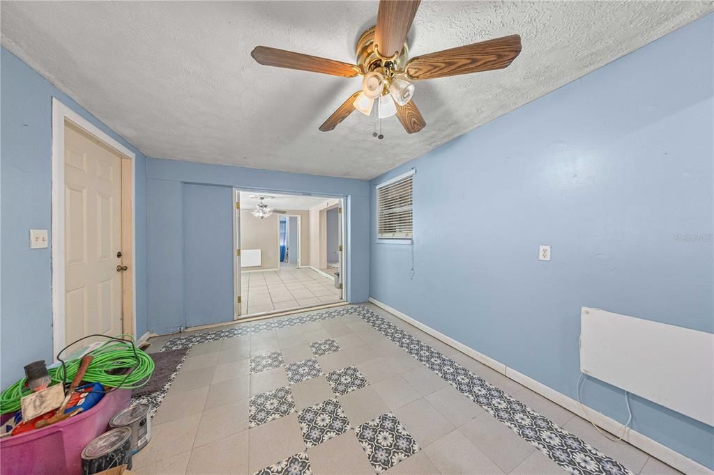For Sale: $205,000 (3 beds, 2 baths, 1388 Square Feet)
