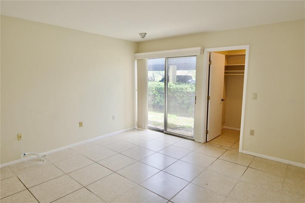 For Sale: $185,000 (2 beds, 2 baths, 1180 Square Feet)