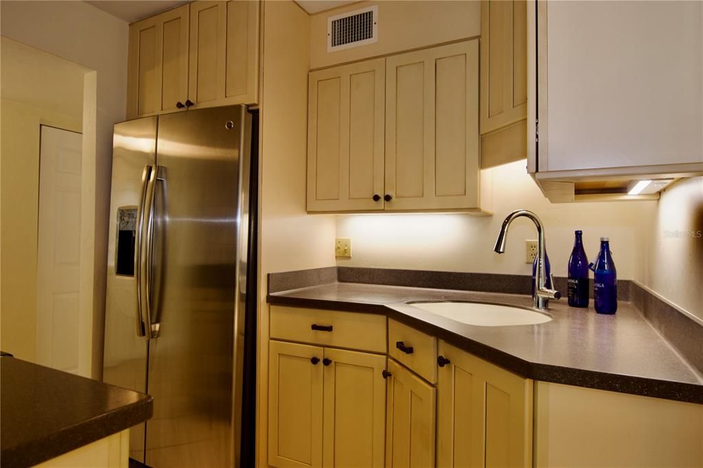 For Sale: $185,000 (2 beds, 2 baths, 1180 Square Feet)