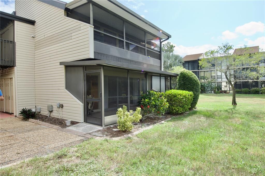 For Sale: $185,000 (2 beds, 2 baths, 1180 Square Feet)