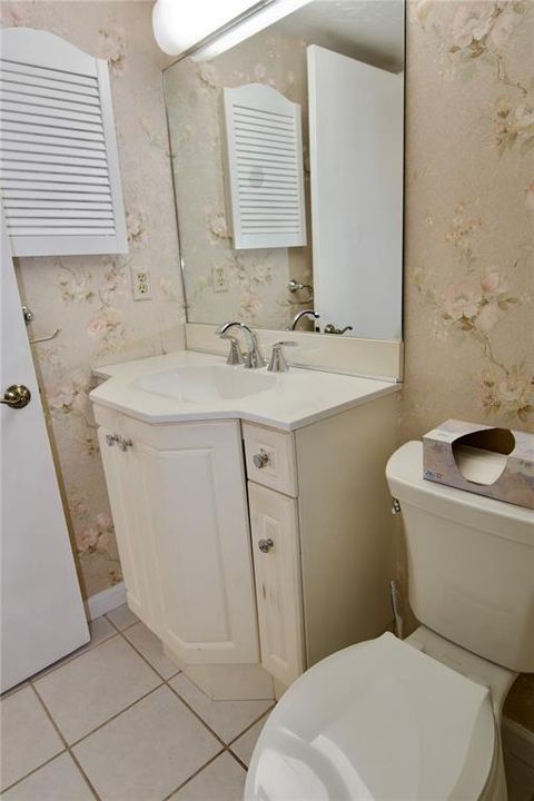 For Sale: $185,000 (2 beds, 2 baths, 1180 Square Feet)