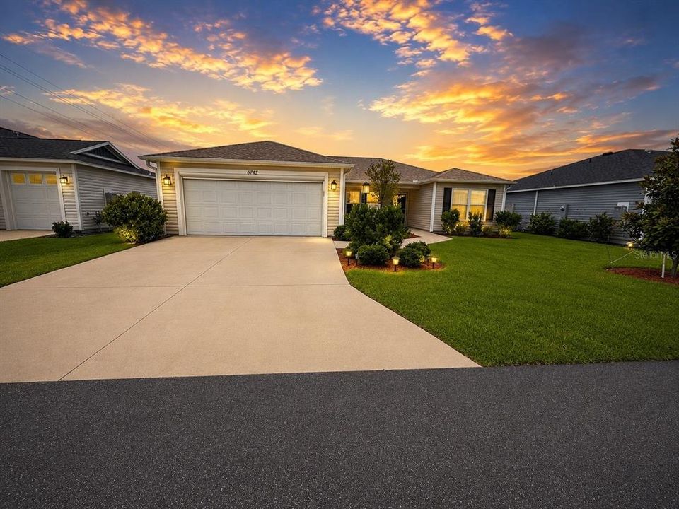 Active With Contract: $2,500 (3 beds, 2 baths, 1392 Square Feet)