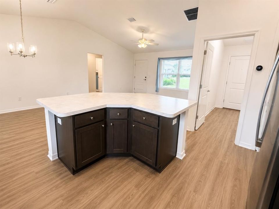Active With Contract: $2,500 (3 beds, 2 baths, 1392 Square Feet)