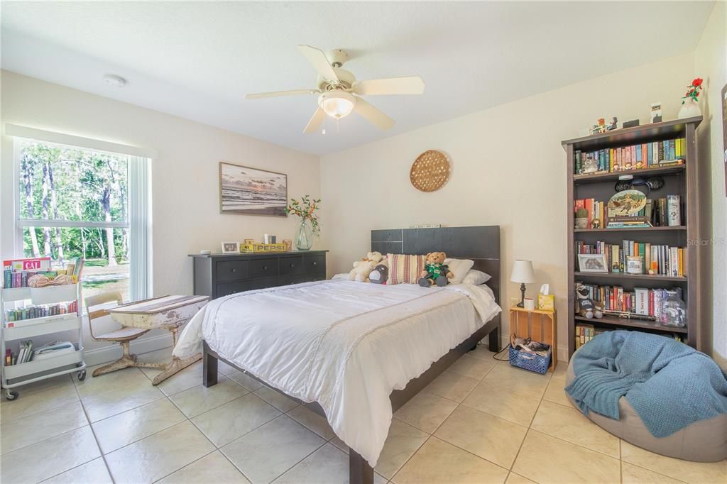 For Sale: $850,000 (5 beds, 3 baths, 2336 Square Feet)
