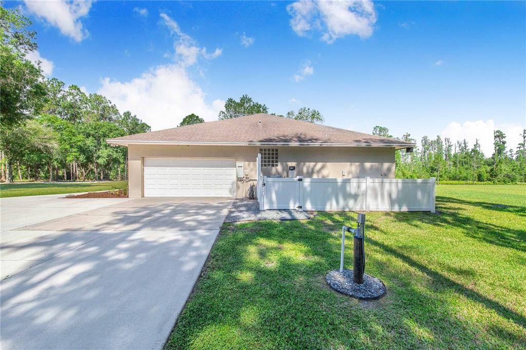 For Sale: $850,000 (5 beds, 3 baths, 2336 Square Feet)
