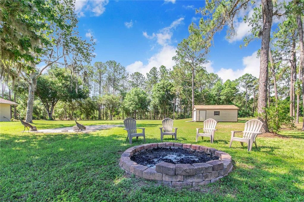 For Sale: $850,000 (5 beds, 3 baths, 2336 Square Feet)