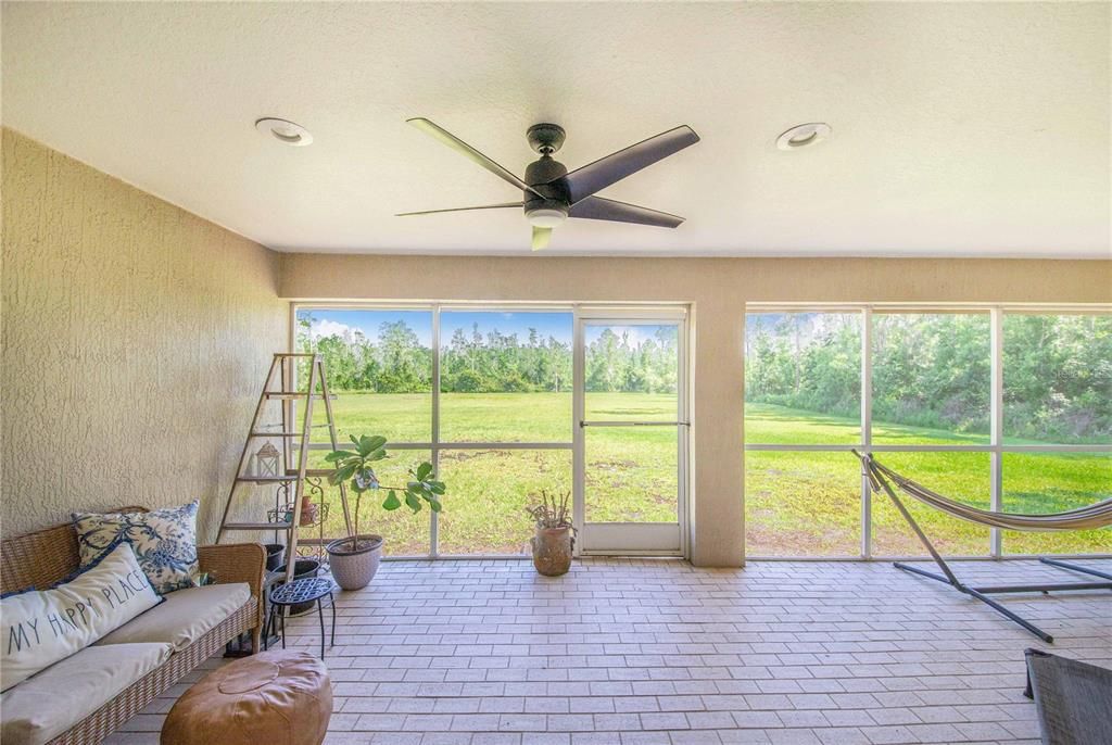 For Sale: $850,000 (5 beds, 3 baths, 2336 Square Feet)