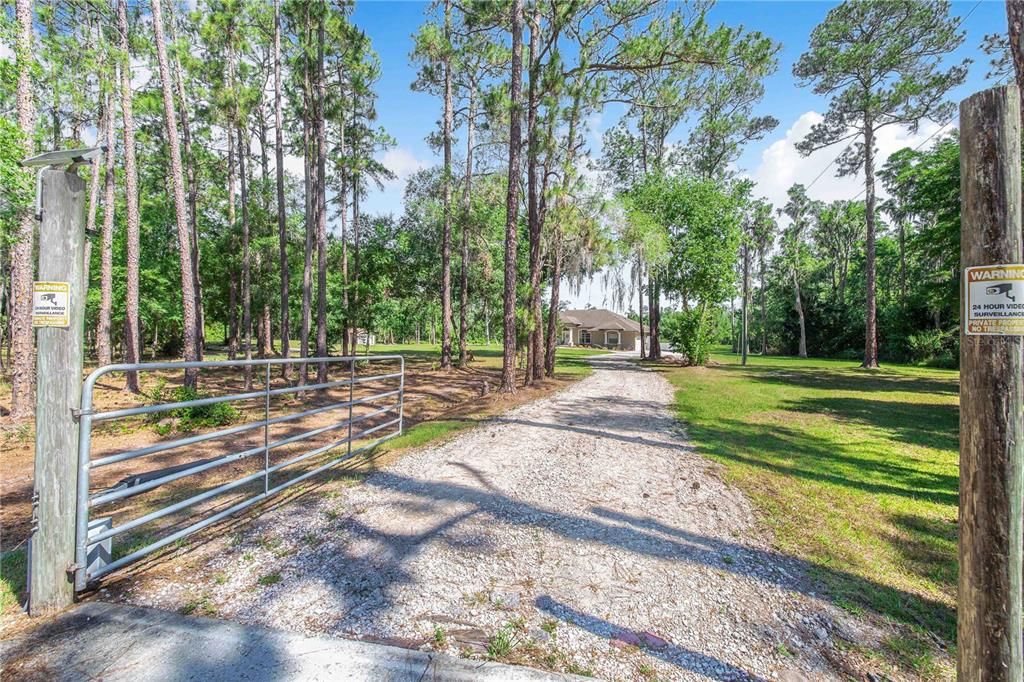 For Sale: $850,000 (5 beds, 3 baths, 2336 Square Feet)