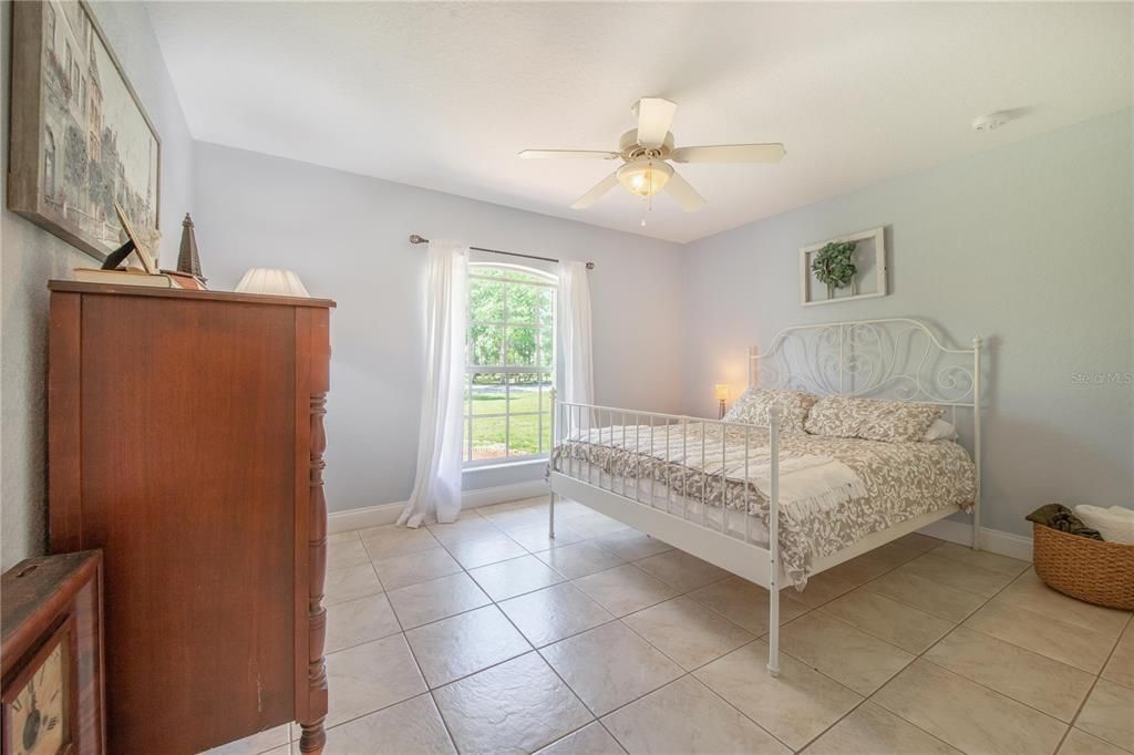 For Sale: $850,000 (5 beds, 3 baths, 2336 Square Feet)