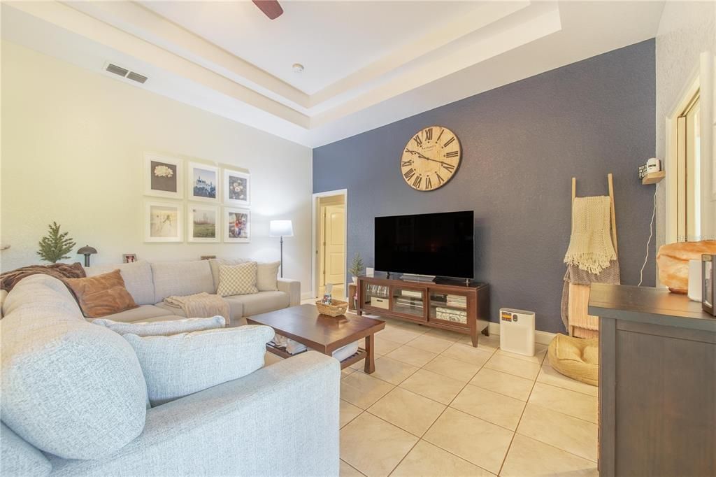 For Sale: $850,000 (5 beds, 3 baths, 2336 Square Feet)