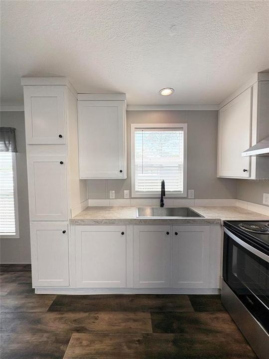 For Sale: $164,900 (2 beds, 2 baths, 765 Square Feet)