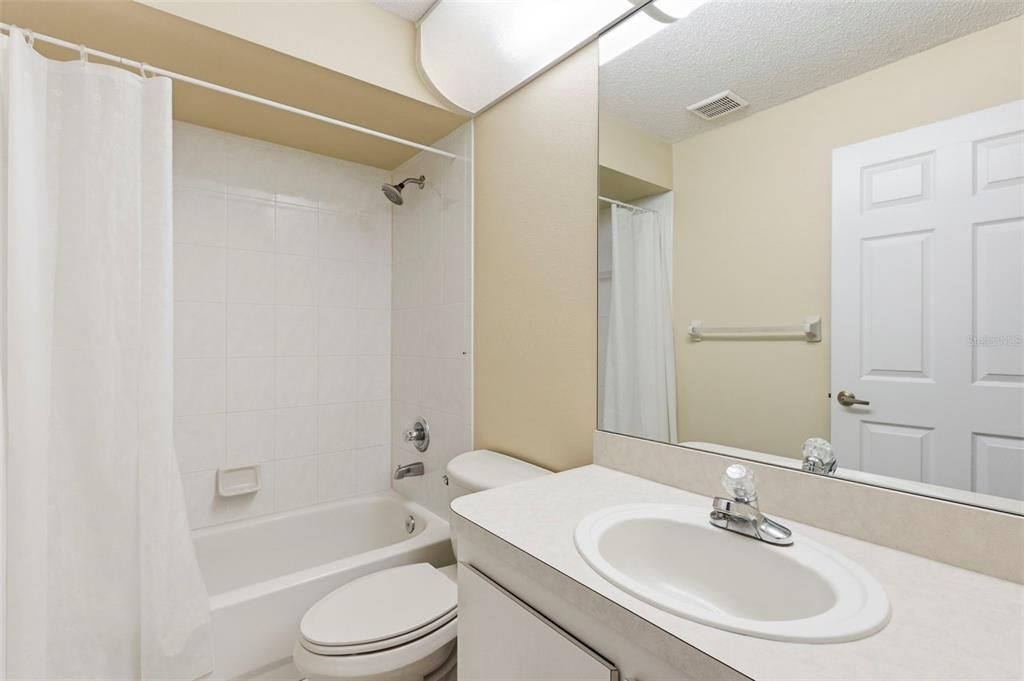 Activo con contrato: $295,000 (3 camas, 2 baños, 1755 Pies cuadrados)
