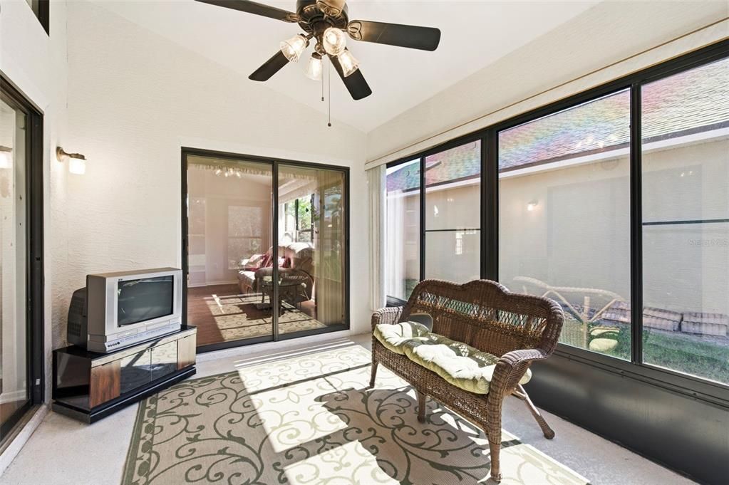 Activo con contrato: $295,000 (3 camas, 2 baños, 1755 Pies cuadrados)