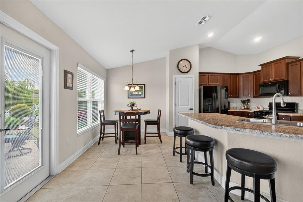 For Rent: $2,350 (4 beds, 2 baths, 1858 Square Feet)